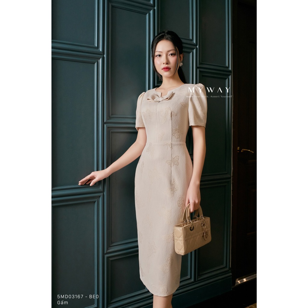 MY WAY ชุดเดรสปาร์ตี้ผู้หญิงคอปกดินสอหรูหราพร้อมโบว์ 5MD03167W