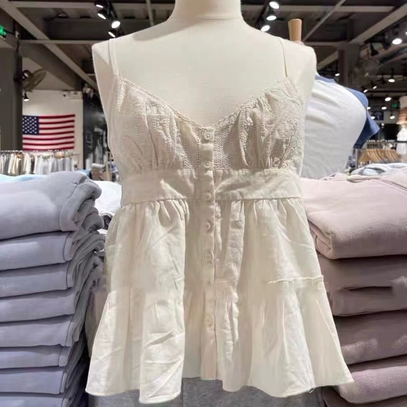 Brandy Melville เสื้อเชิ้ตคอวีสีเบจรุ่น du.pe