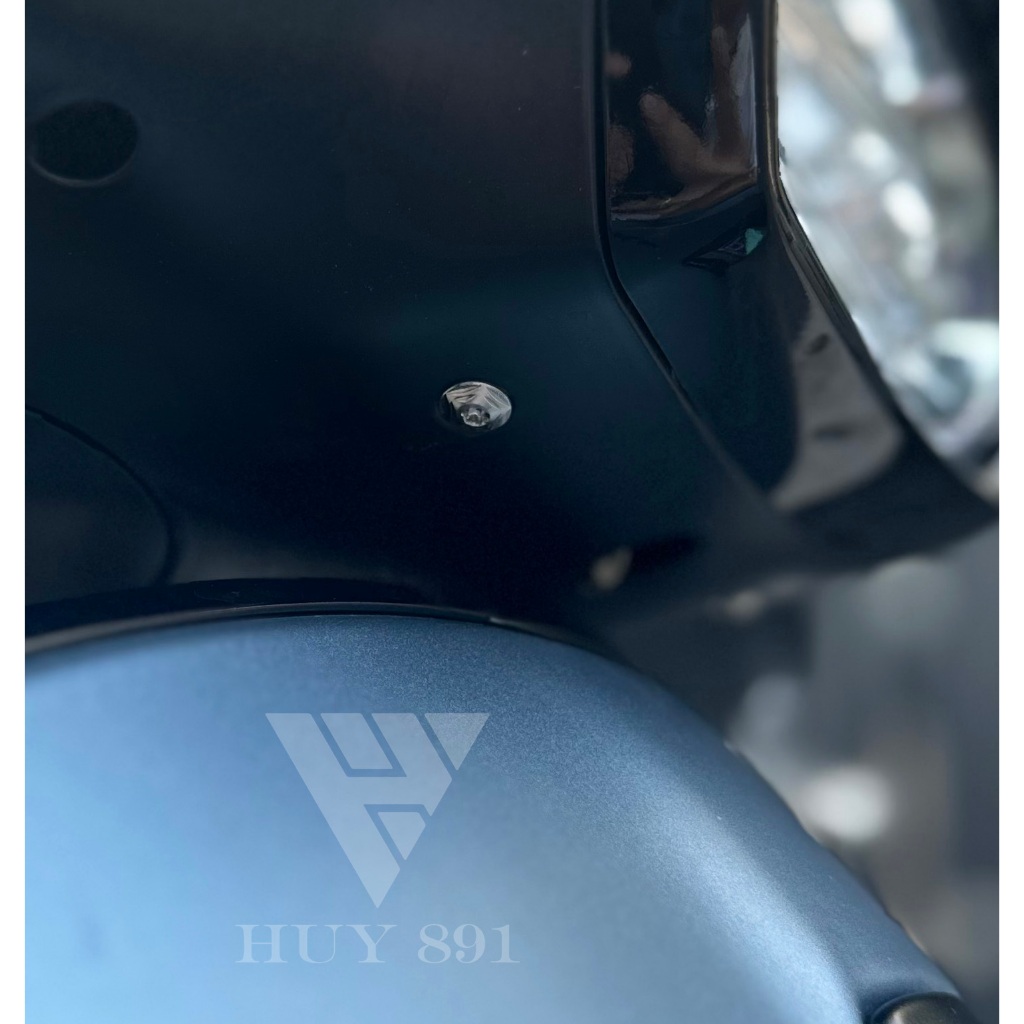 สกรูยึดไฟแท้คู่ สําหรับ Vespa Sprint, Primavera