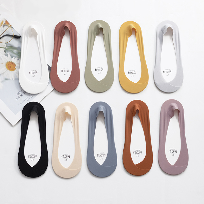 Monally ถุงเท้าสไตล์ไขว้ครึ่งเท้าของผู้หญิงในหลายสีพื้นฐาน N7 M.TAT.015