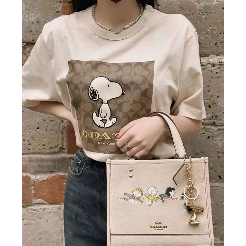 เสื้อยืดผ้าฝ้ายพิมพ์ลาย (Coach)