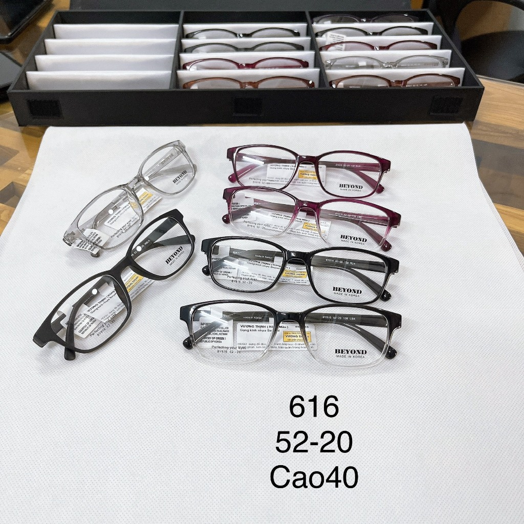 กรอบแว่นตาพลาสติกทรงสี่เหลี่ยม By616 TR90 Korea สีดํา เทา - Trinh Le Glasses