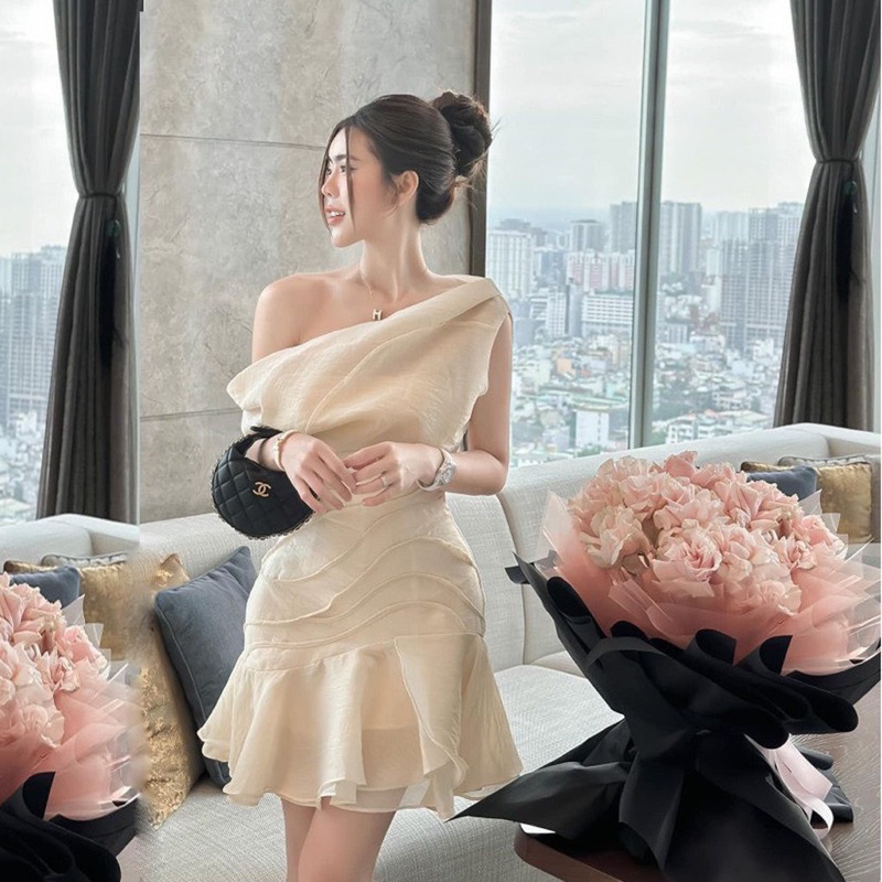 เดรสปาดไหล่ เดรสปาดไหล่ผ้าชีฟองผ้าไหมเข้ารูป 2 สีครีมและสีดําสําหรับงานปาร์ตี้
