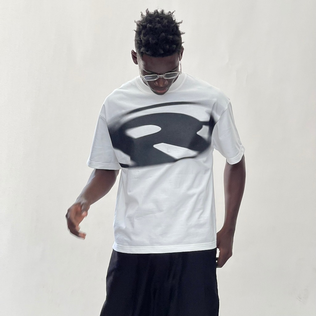 RVB TILTED STAR เสื้อยืด Boxy สีขาว