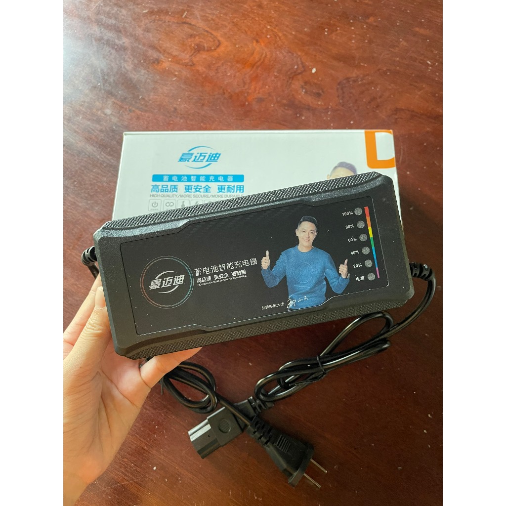 เครื่องชาร์จจอแสดงผลแบตเตอรี่สําหรับรถจักรยานไฟฟ้า 48v12ah และรถจักรยานยนต์ไฟฟ้า 48v20ah & 48v60ah