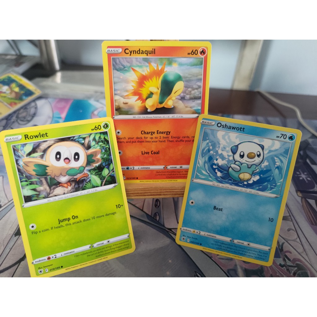[KW2 Pokemon] [EN] Combo of 3 การ์ดโปเกมอนเริ่มต้นระดับ 1 Hisuian Cyndaquil, Rowlet, Oshawott – Non-Holo