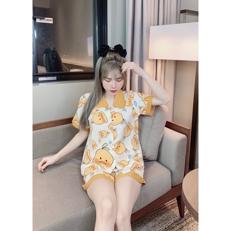 ชุดนอน เสื้อ กางเกงขาสั้น เนื้อนิ่มเย็น เนื้อไทยเคท ลายเป็ดเหลืองสุดน่ารัก