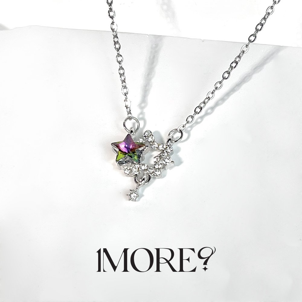 สร้อยคอ 1MORE พร้อม Star motif และหินหรูหราคุณภาพสูง J2034