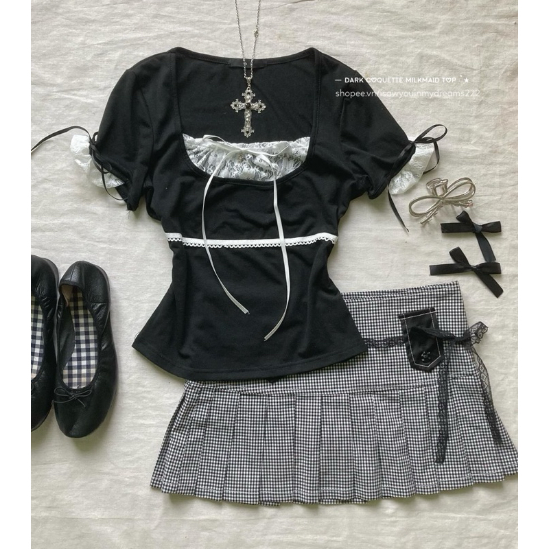 [สต็อกจํานวนจํากัด/พร้อมของขวัญ] Y2k 2000s คอกลม milkmaid ด้านบนด้วยลูกไม้แบบกอธิคตัด dark coquette 