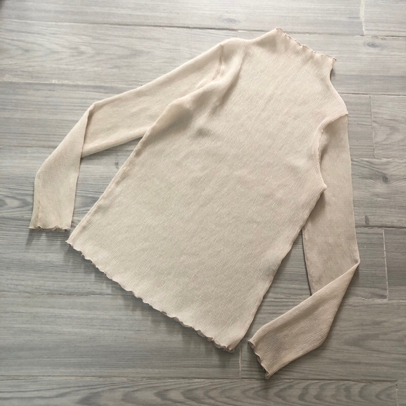 เสื้อคอเต่าแขนยาวแบรนด์ Eui พิมพ์ยักซีทรู โดย Chris สินค้าเกาหลีมือ2