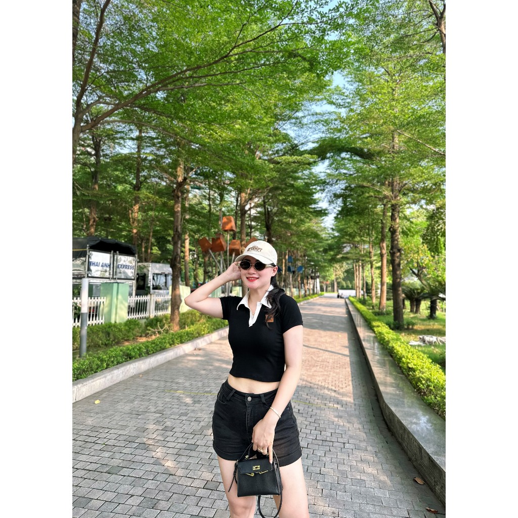 เสื้อยืดเสื้อครอปทรงเข้ารูป Miumiu - BB STORE