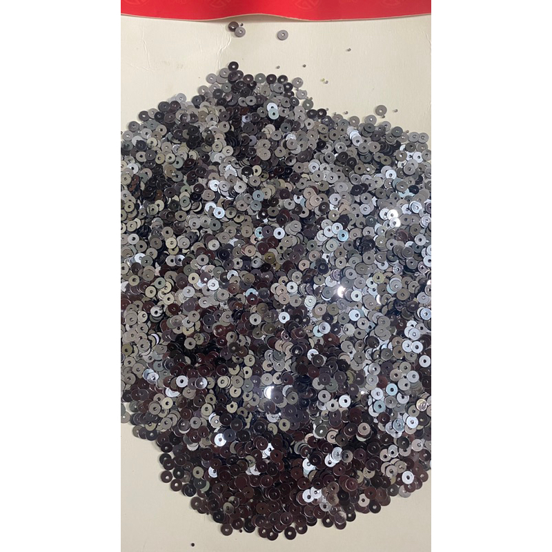 SA 30g 4mm เลื่อมแบน สีตะกั่ว