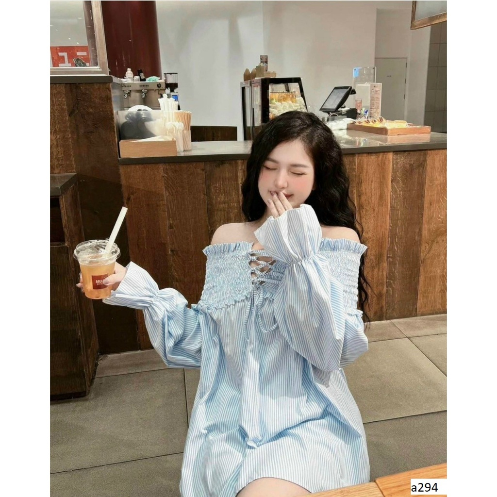 เปลือย_เสื้อเปิดไหล่แขนพองแขนยาวซ่อนกางเกงและสายทอ - ก294