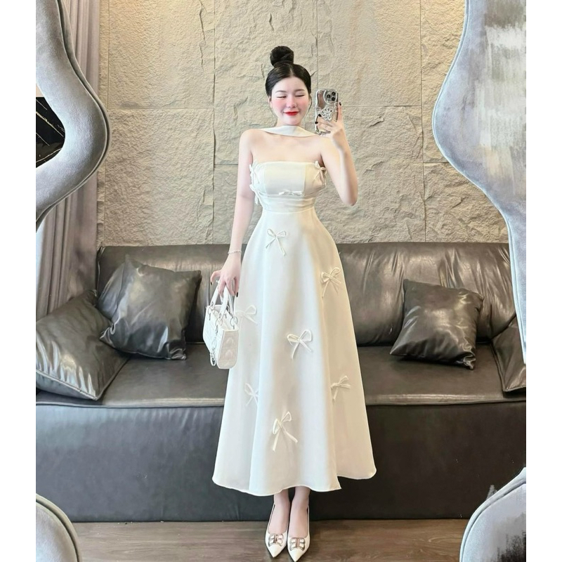 ชุดเดรสผู้หญิงดีไซน์หรูหราทําจาก Tapta สายอกแข็ง กระโปรงบานแม็กซี่โบว์สีขาว