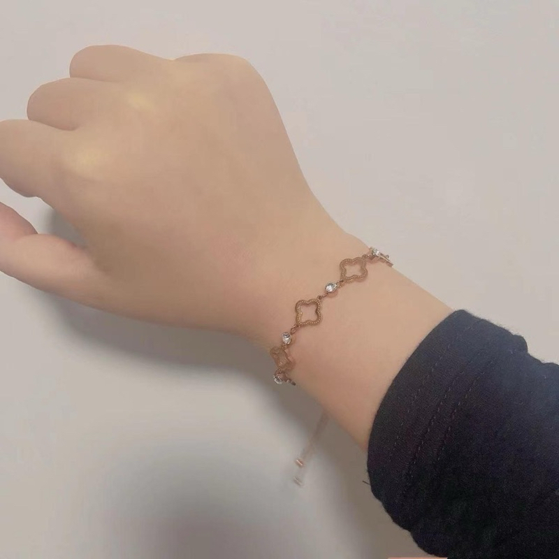 22LT113 สร้อยข้อมือ รหัส 13 nOneuf.studio