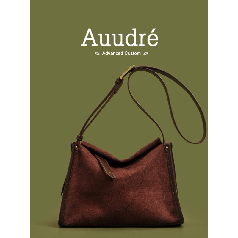 Audre กระเป๋าหนังกลับเนื้อแมทมีสายยาว