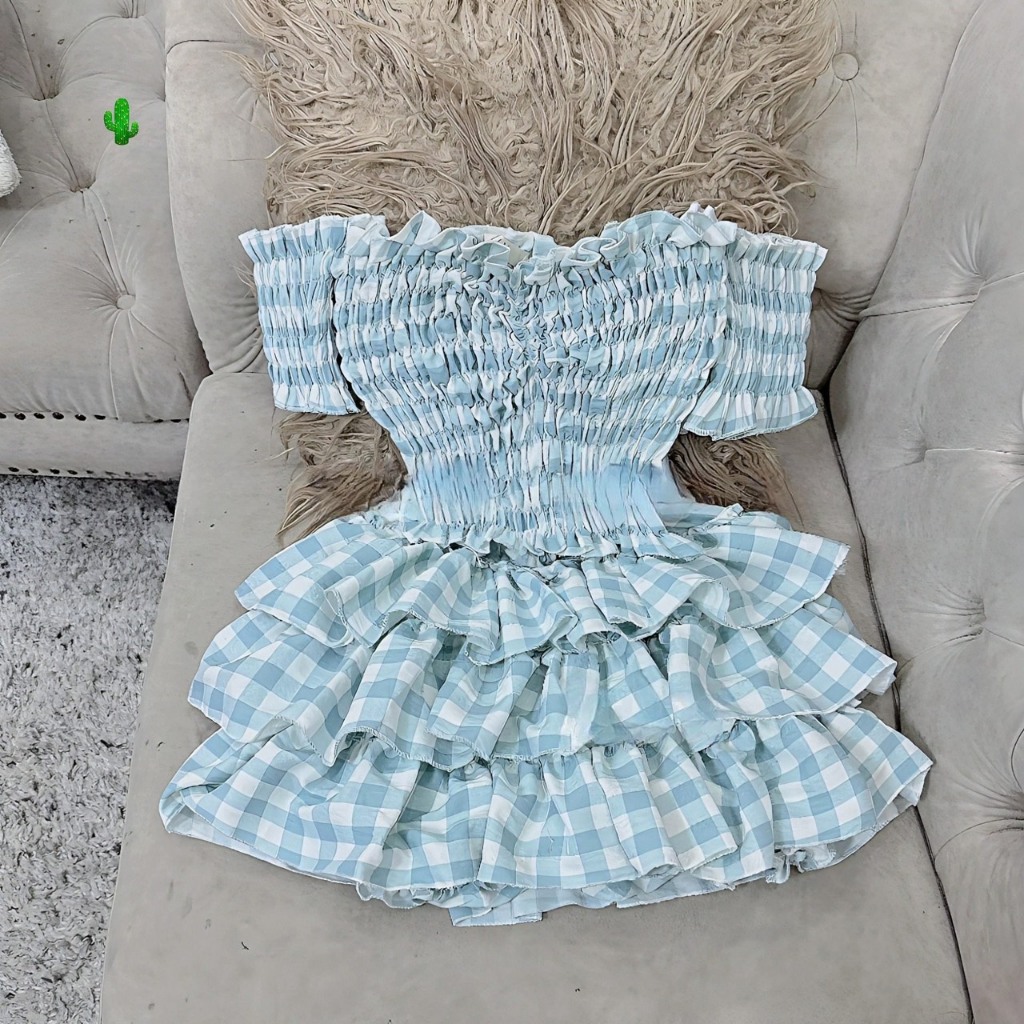 เคท ชุดเสื้อสายเดี่ยวเปิดไหล่แขนแตกรวมกับกระโปรงชั้นๆสวยเนื้อนิ่มใส่สบาย