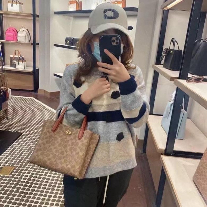 C Willow Tote Bag 24