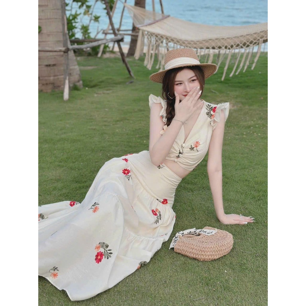 * * สุด ๆ สวย แฟชั่นซัมเมอร์บีช ชุดกับเสื้อสองสายผ้าไหมบิดพร้อมซับยาวยางยืด