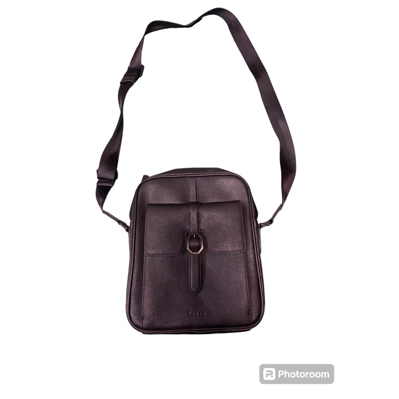 กระเป๋าผู้ชาย Pedro สีดํามือสองเหมือนใหม่ (90%)