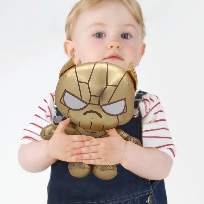 ใหม่เดือนมิถุนายน 6! Miniso x Marvel Thanos ตุ๊กตาทองคํา ขนาด 25ซม. (ข้อผิดพลาดของminor)