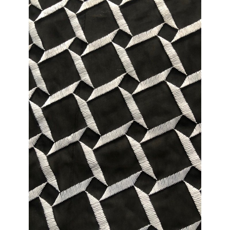 VT10 - ผ้าชีฟองสีดําปักสีขาว ขนาด 1,245m x 3.5m