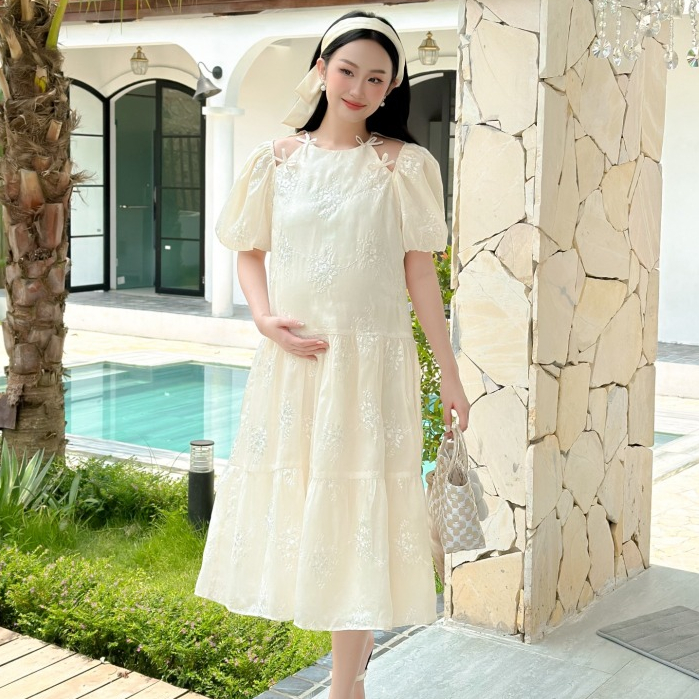 เมดี้ลา - ชุดคลุมท้องฤดูร้อนชุดแม็กซี่ผ้าไหม ผ้าแจ็คการ์ด สีขาวคอเชือกแขวนคอชุดคลุมท้องปาร์ตี้ที่ออก