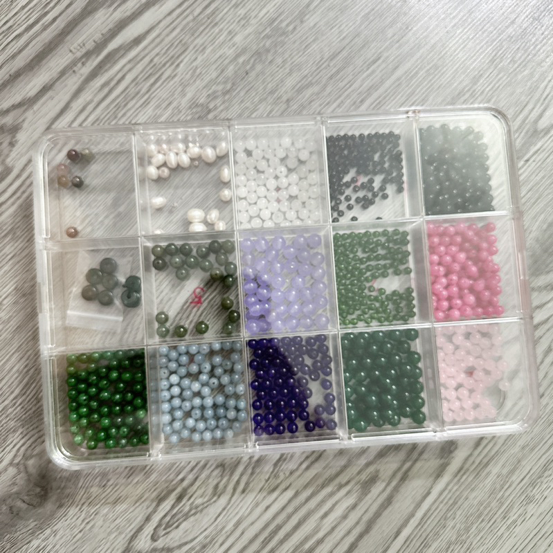 ถาดพลาสติกใส 12 เซลล์ พร้อมฝาปิด ใช้รองเม็ด เก็บเสน่ห์ เก็บวัสดุ ขนาด 25x17x2.5 - รูปที่ 3