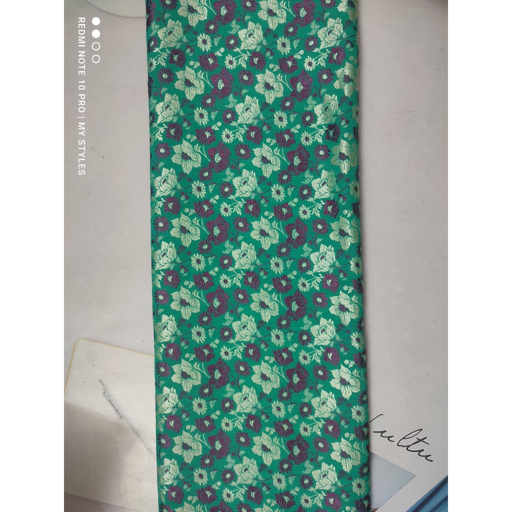 [HCM]ผ้า ao dai คุณภาพสูง ผ้าโบรเคดหลากสีไทยต้วนคุณภาพสูงทอลายนูน 3 มิติ (ผ้าเนื้อนุ่มหนา)