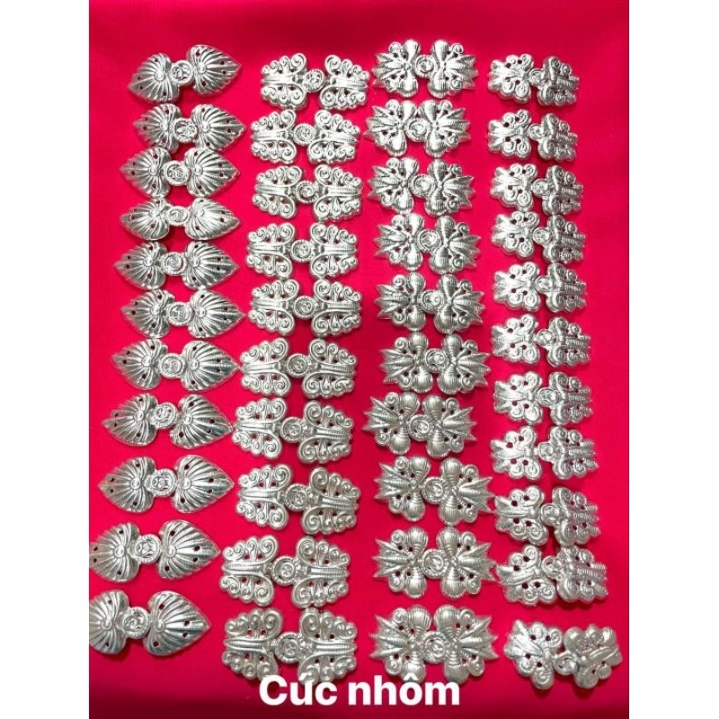 กระดุมเสื้อชาติพันธุ์ไทย