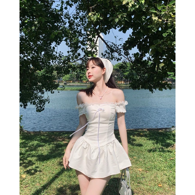 (ฟรีกางเกง/READY) DAPO เดรสแขนระบายปิดไหล่พร้อมโฟมบุนวม BEAUTIFUL LADY V04 2MONDAY