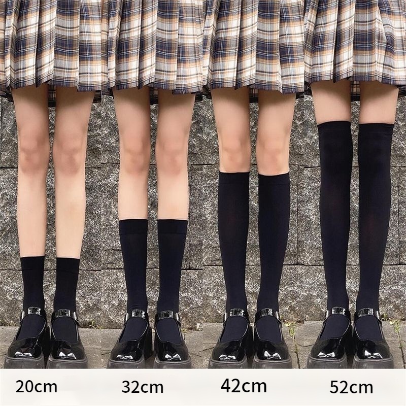 Jk lolita Style ถุงเท้ายาวถึงเข่ากํามะหยี่ลายทางสีดําและสีขาวสําหรับนักเรียนมัธยมปลาย