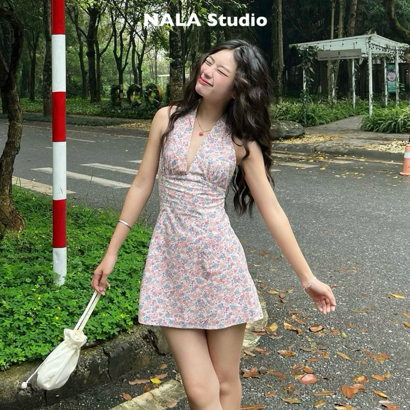 ฤดูร้อน ซาน เดรสคล้องคอลายดอกเว้าหลัง | นาลา สตูดิโอ