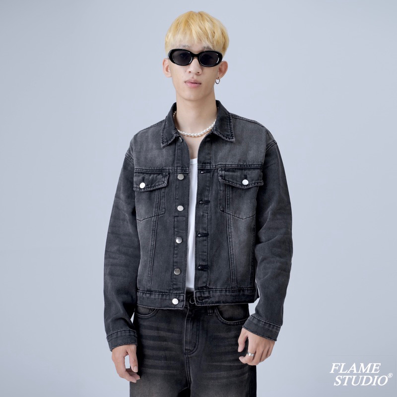 BOXY DENIM JACKET " BLACK FADE " - Boxy Denim Jacket สีดําและสีเงิน