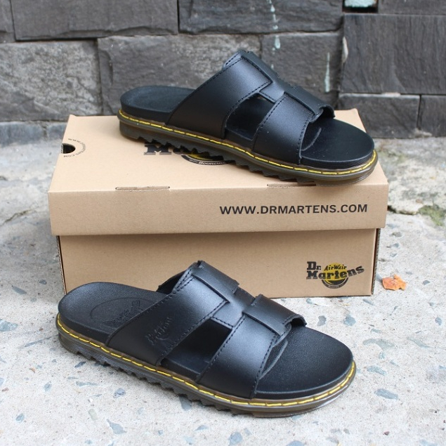 DrMarten Thailand 2024 รองเท้าแตะสายไขว้นําเข้าครบกล่อง (Dr.K20)