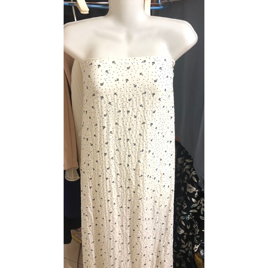 MS606 - ชีฟองโฟมลายดอกไม้น้อย (0.97m x 1.5m) (สําหรับเย็บเสื้อไม่มีซับใน)