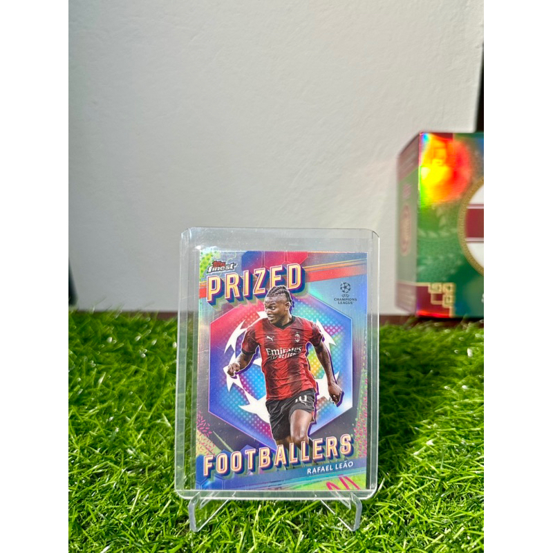 Rafael Leao นักฟุตบอลรางวัล Topps Finest 2023/24 การ์ดฟุตบอล
