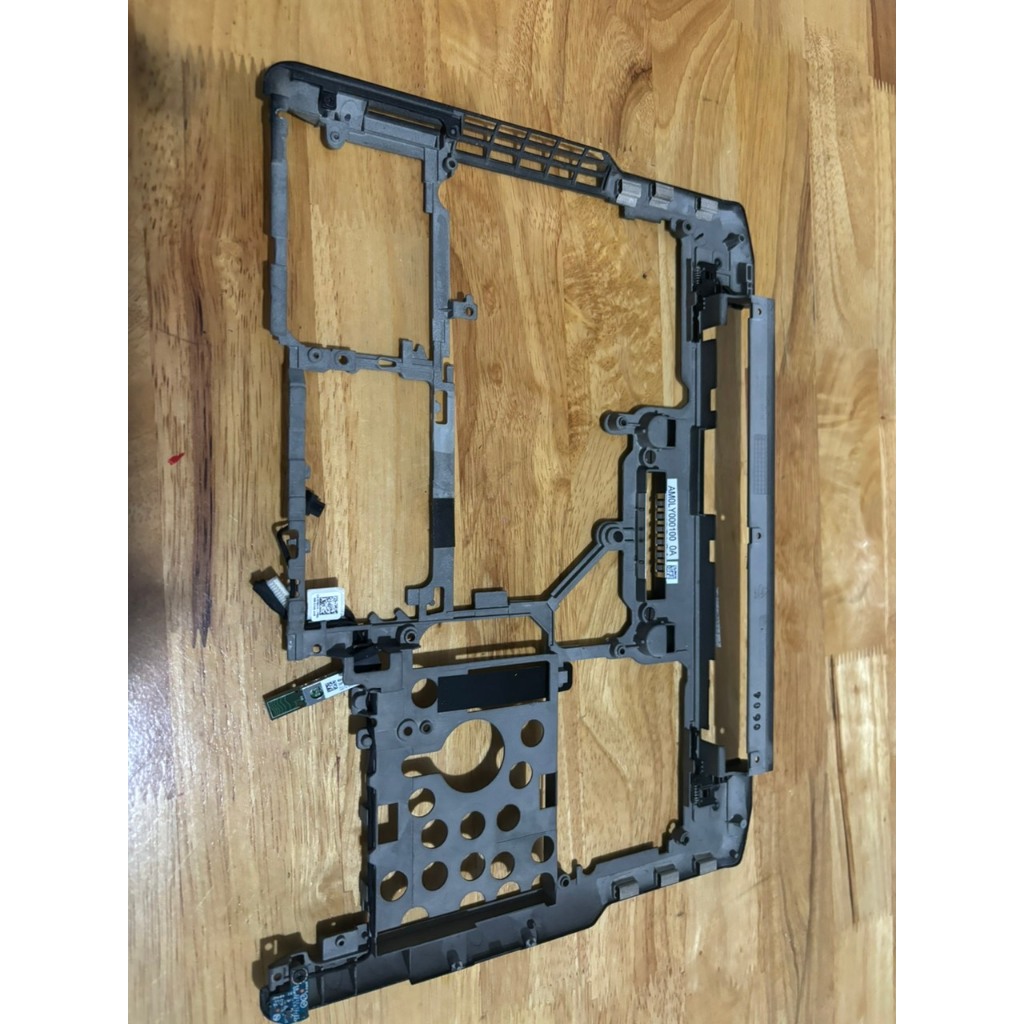 เคสแล็ปท็อป SIDE D ของ Dell Latitude E6230