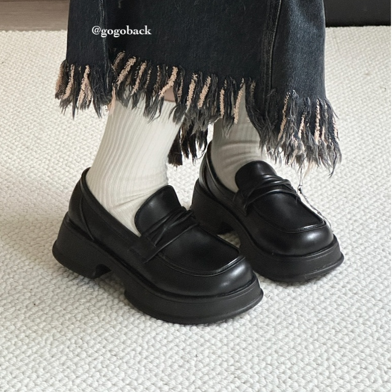 รองเท้าโลฟเฟอร์ส้นสูงสําหรับผู้หญิงพร้อมเข็มขัดบิดสไตล์โลลิต้าเกาหลี MR4 Tachishoes