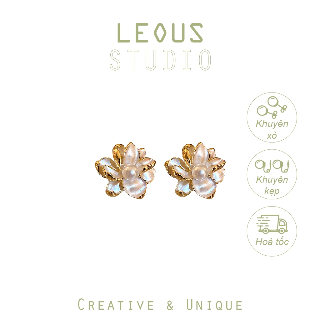 K626 ต่างหูหนีบแบบคงที่ทําจากโลหะผสมชุบทองรูปดอกไม้ประดับมุกสั้น Leous เครื่องประดับ