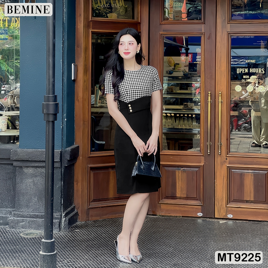 A BEMINE MT9225 เดรสดีไซน์คอกลมมีกระดุม