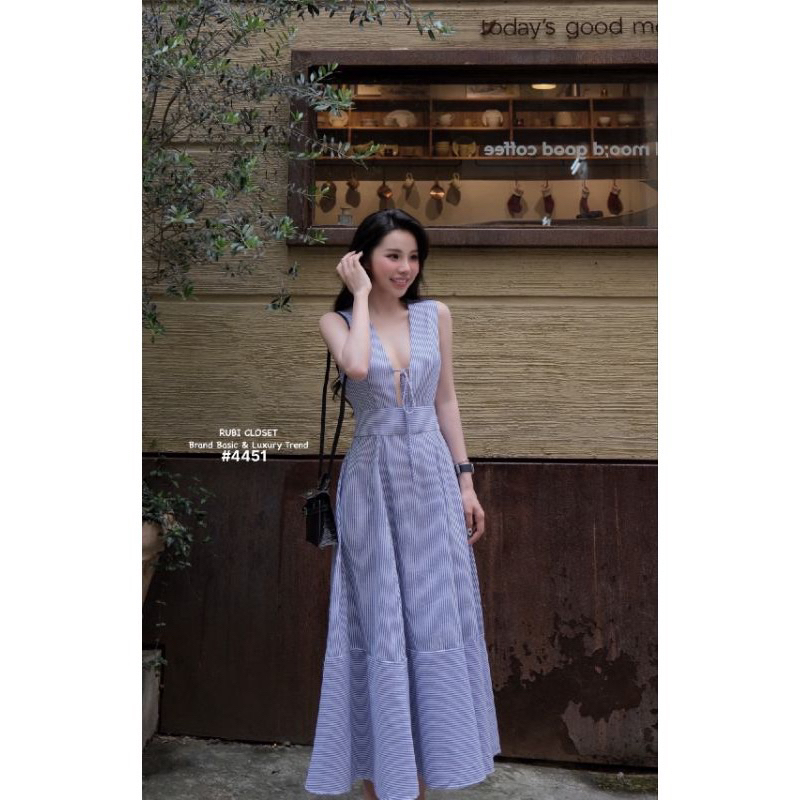 แม็กซี่เดรสลายริ้วผูกโบว์ ทรงยาว สองชั้น ฟองในตัว กระเป๋าข้างทั้งสองด้าน - รูปที่ 2