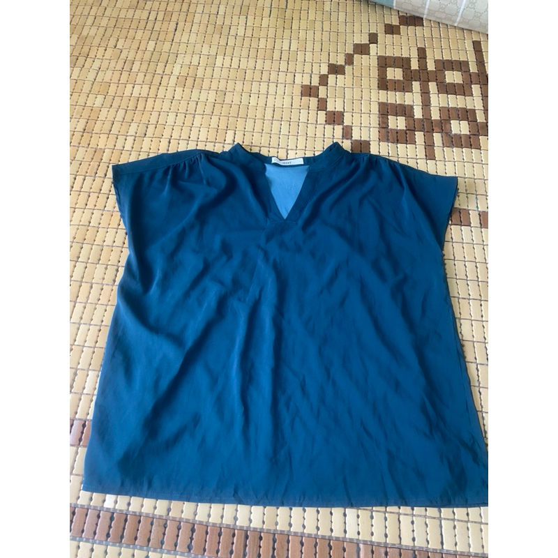 คุณสมบัติของเสื้อสีน้ําเงิน IEDIT ใหม่ล่าสุด ไซส์ M ตามภาพ