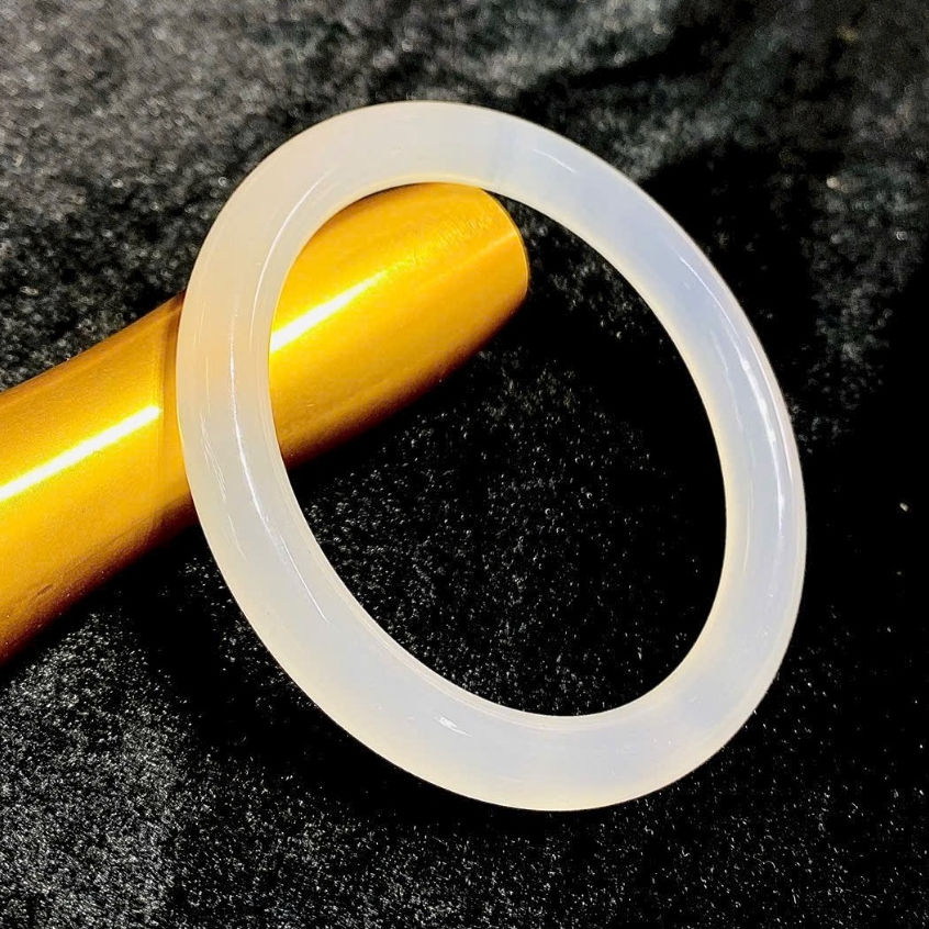 สร้อยข้อมือรหัสตาเดียวสีขาว 8 มม. สุ่มลายขนาด 54-60 มม. Svip New