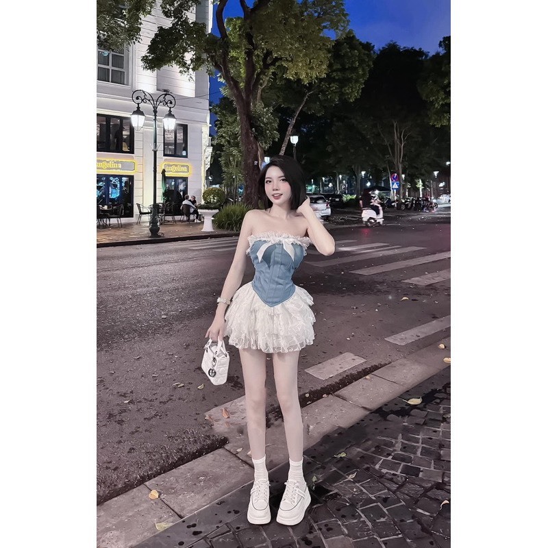 เซทกระโปรงชั้นลูกไม้พร้อมเสื้อยีนส์ครอปมีโบว์สวยเหมือนแบบ