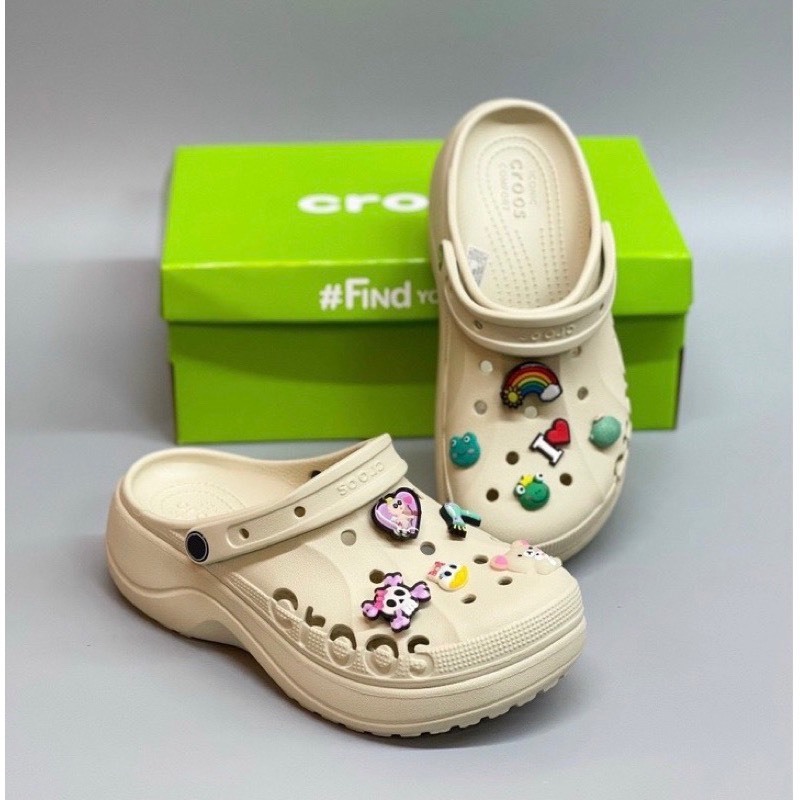 Crocs Letter Shoes 5Cm High Sole Super Hot (ฟรี 10 สุ่มสติกเกอร์ 2D), Crocs Baya Platform Womens Clog Shoes