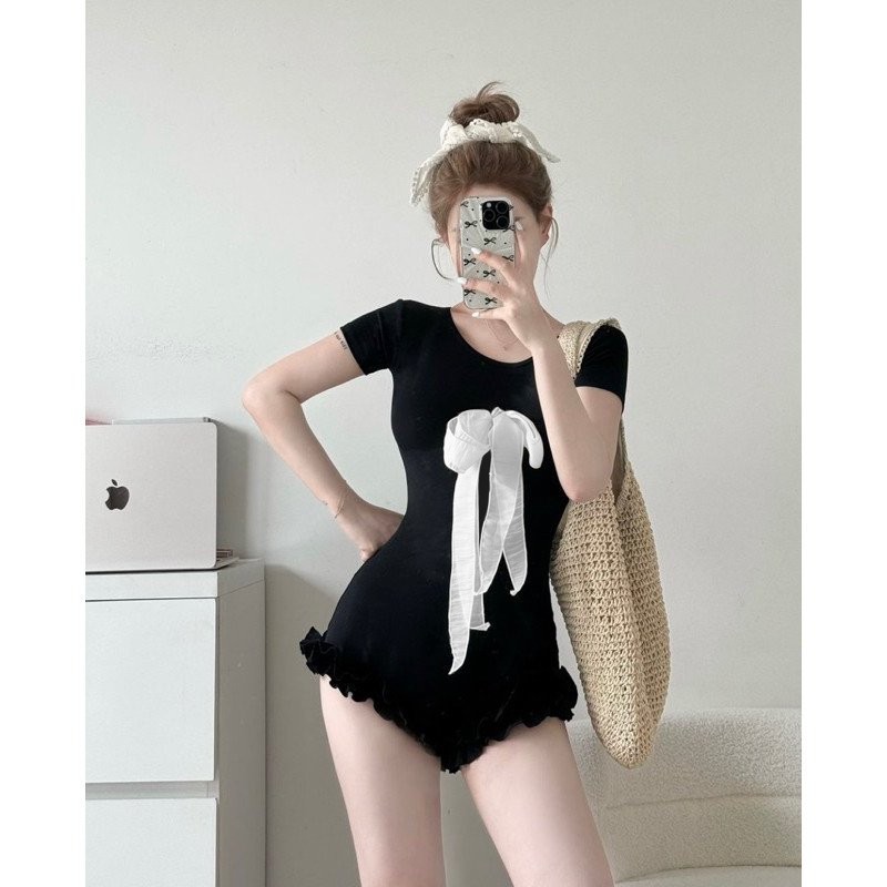 Bare_jumsuit บิกินี่ Ruffles with Bow Chest Short Sleeves วัสดุยืดหยุ่นสบาย ชุดบอดี้สูทสวยสําหรับไปเที่ยวทะเล - D053