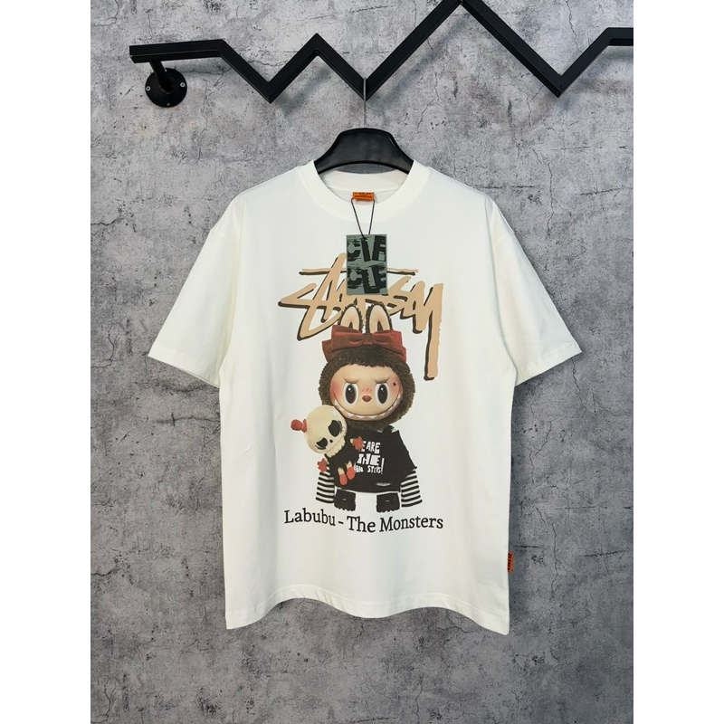 เสื้อยืดพิมพ์ลาย DTG Labubu inkjet ผ้าคอตตอนยุโรปแท้ - Streetwears SG