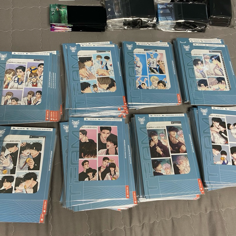(มีจําหน่าย) Collection of Set strip 4-cut (การ์ดสุ่ม 1 ใบ) Team Lezhin