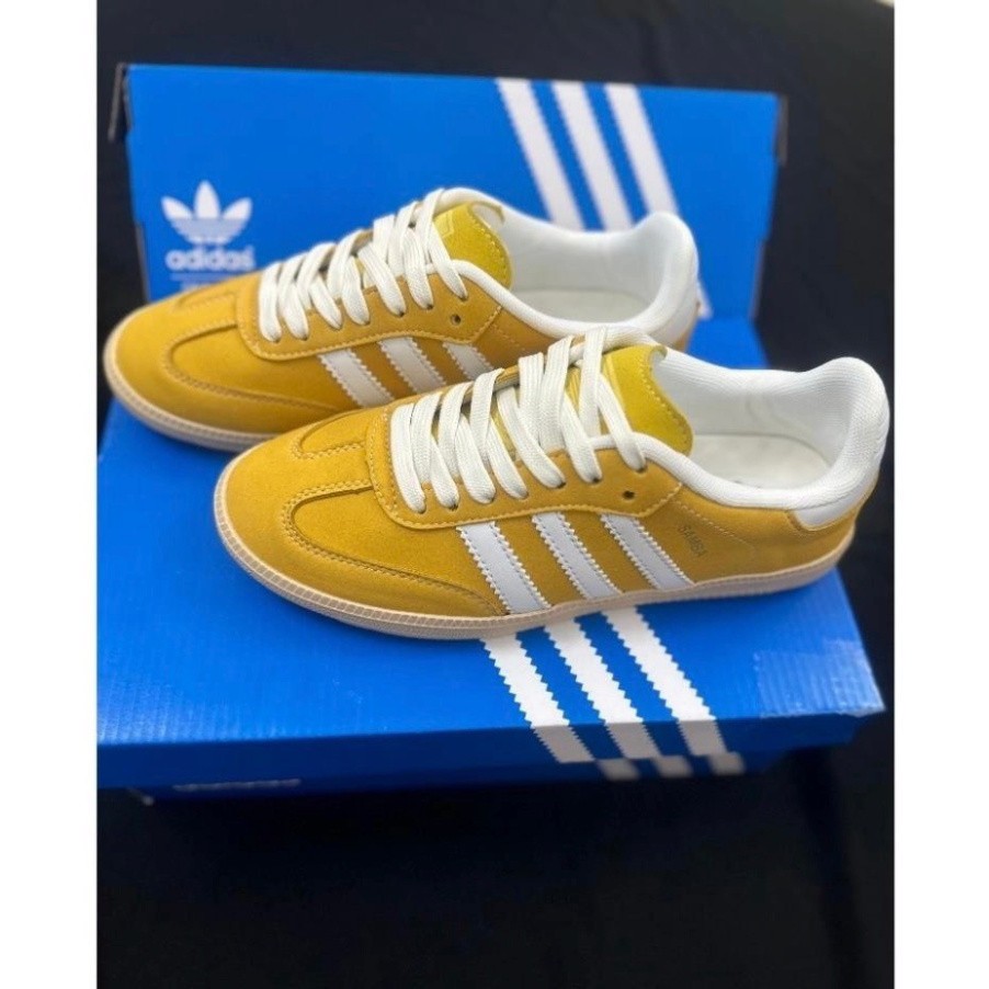 Adidas Samba รองเท้ากีฬาสําหรับบุรุษและสตรีสีเหลืองและสีแดง Hottrend